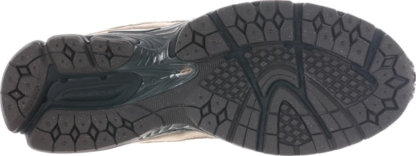 Кроссовки New Balance 2002R светло-коричневые M2002REG