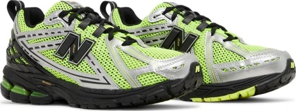 Кроссовки New Balance 1906R салатово-черные M1906RCG