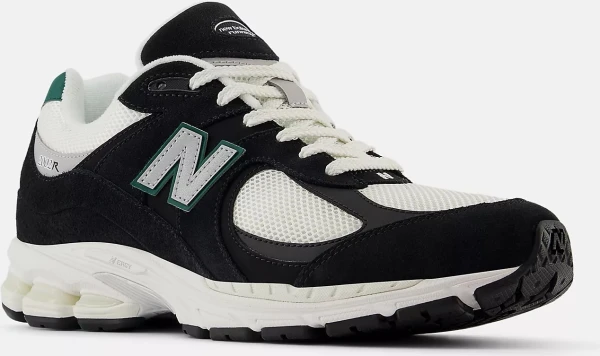 Кроссовки New Balance 2002R черно-белые M2002RRA