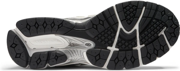 Кросівки New Balance 1906R біло-срібно-чорні M1906RER