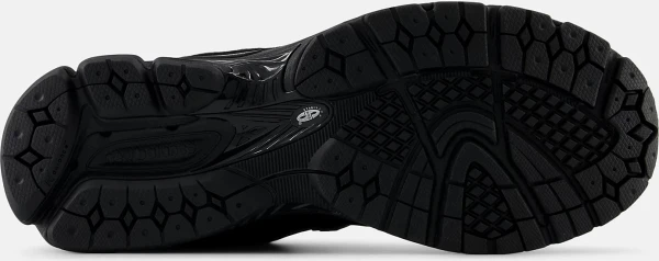 Кросівки New Balance 2002R чорні M2002WB
