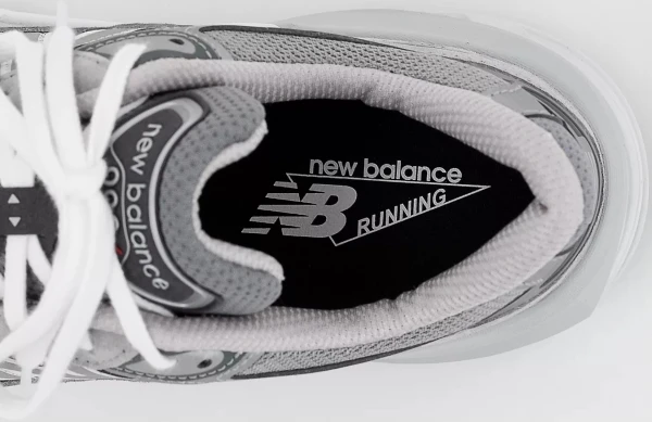 Кросівки New Balance 990 V6 сірі M990GL6