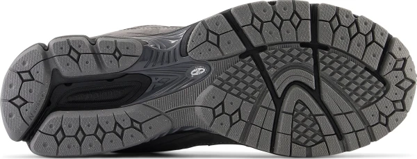 Кроссовки New Balance 2002R серые M2002REH