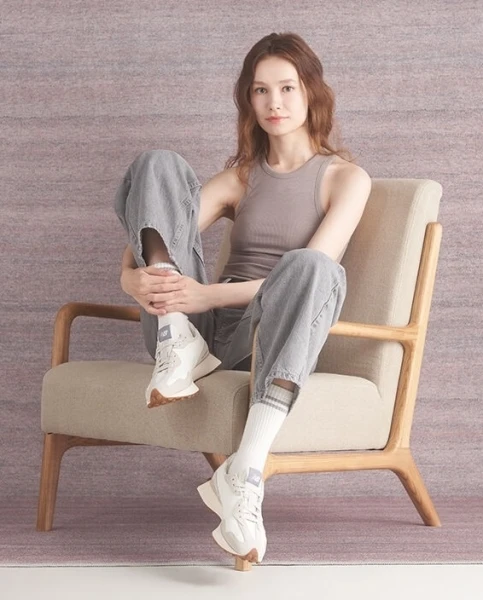 Кросівки New Balance 327 біло-сірі U327LT