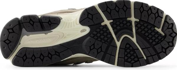 Кроссовки New Balance 2002R коричнево-серые U2002RRD
