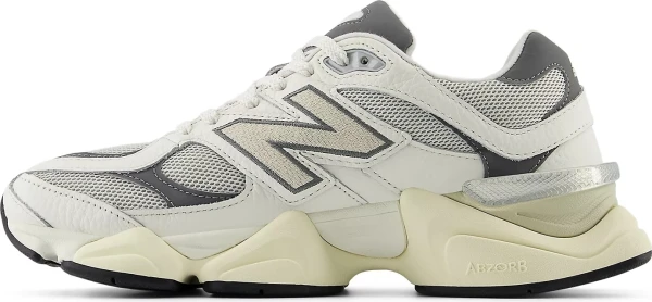 Кросівки New Balance 9060 молочно-сірі U9060AGA