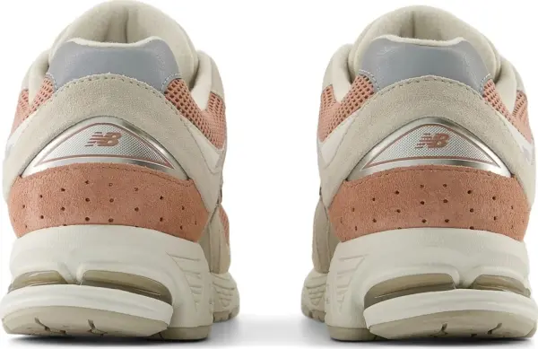 Кросівки New Balance 2002R бежево-персикові U2002RNB