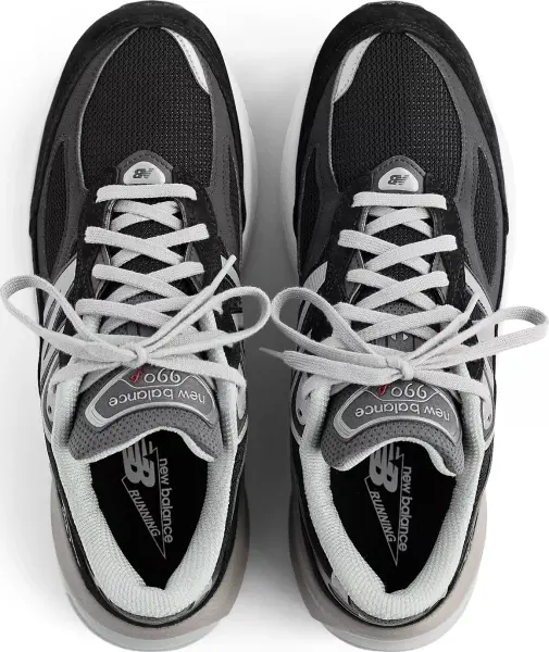 Кросівки New Balance 990 V6 чорно-сіро-білі M990BK6