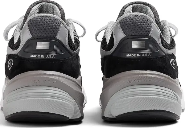 Кросівки New Balance 990 V6 чорно-сіро-білі M990BK6