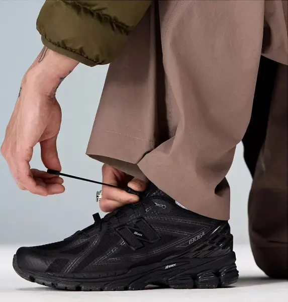 Кросівки New Balance 1906R чорні U1906RNB