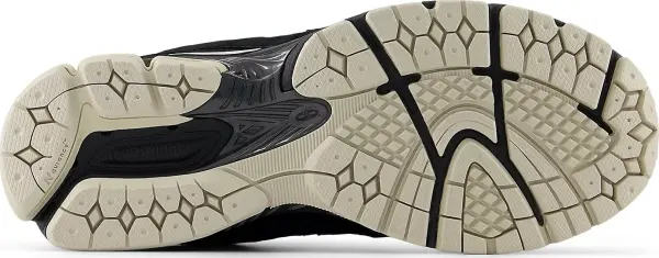 Кросівки New Balance 2002R чорно-молочні U2002RL