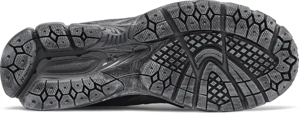 Кроссовки New Balance 2002R PROTECTION PACK темно-серые M2002RDB