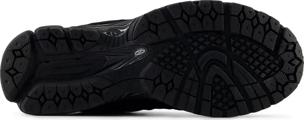 Кросівки New Balance 2002R чорні U200278J