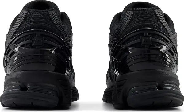 Кроссовки New Balance 1906U черные M1906NJ
