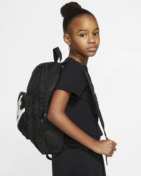 Рюкзак подростковый Nike CLASSIC черный BA5928-010