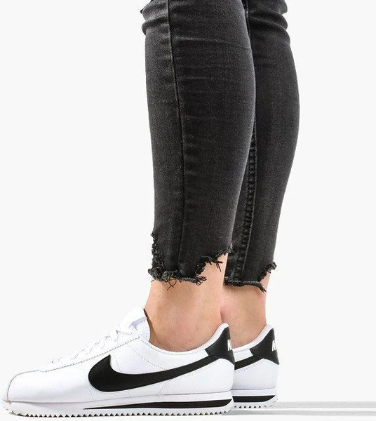 Кроссовки подростковые женские Nike CORTEZ BASIC SL BG белые 904764-102