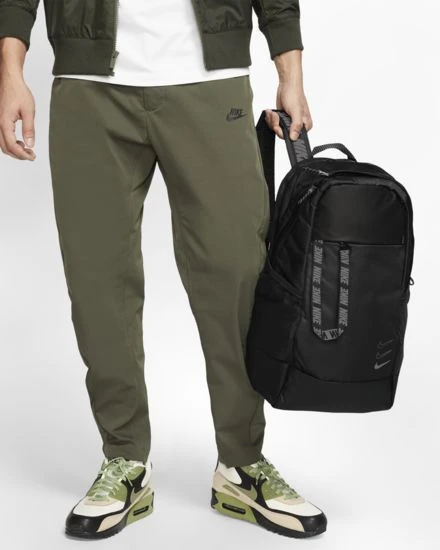 Рюкзак для ноутбука Nike SPORTSWEAR ESSENTIALS черный BA6143-011