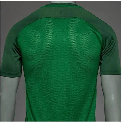 Футбольна футболка підліткова Nike TROPHY III зелена 881484-302