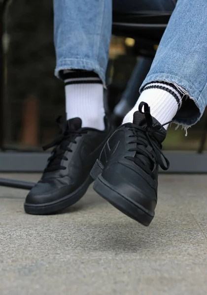 Кросівки Nike EBERNON LOW чорні AQ1775-003