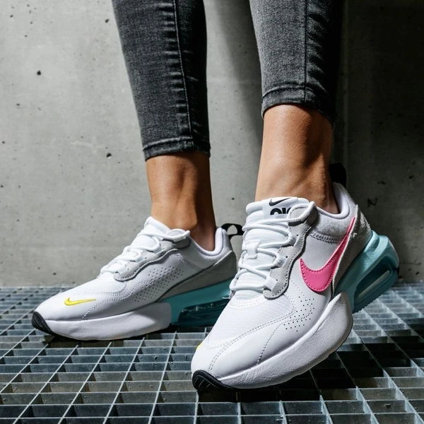 Кроссовки женские Nike WMNS AIR MAX VERONA бело-серые DA4293-100