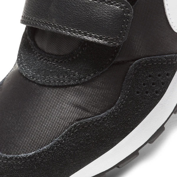 Кроссовки детские Nike MD Valiant черные CN8559-002
