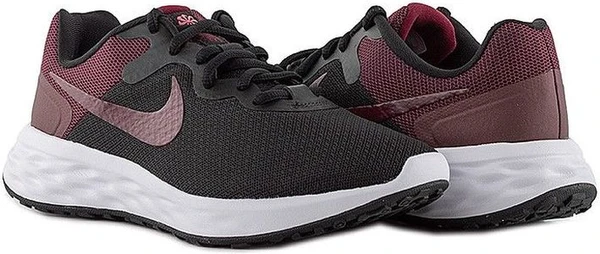 Кроссовки женские Nike REVOLUTION 6 черные DC3729-006