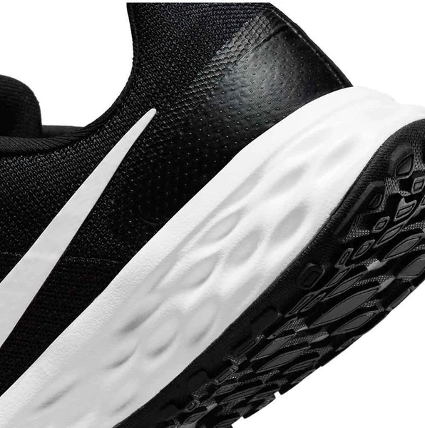 Кроссовки Nike REVOLUTION 6 черные DC3728-003
