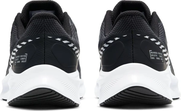Кроссовки Nike QUEST 3 SHIELD черные CQ8894-001