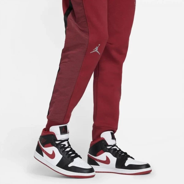 Штаны спортивные Nike Jordan 23ENG STMT FLC PANT красные DJ0180-690