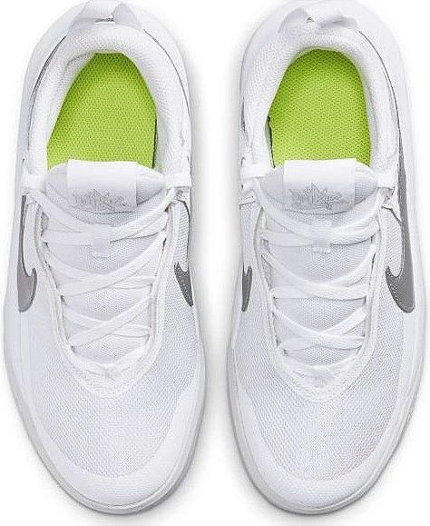 Кроссовки детские Nike TEAM HUSTLE D 10 (GS) белые CW6735-100