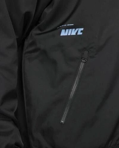 Куртка Nike M NSW SPE+ WVN WR JKT MFTA черная DM6867-010