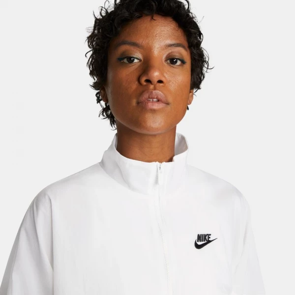 Вітровка жіноча Nike W NSW ESSNTL WR WVN JKT біла DM6185-100