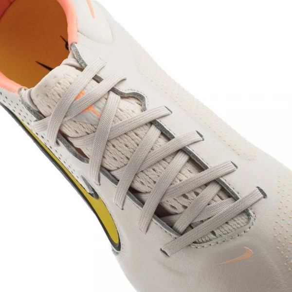 Бутсы Nike Tiempo LEGEND 9 PRO FG белые DA1175-002