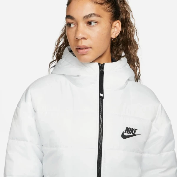 Куртка жіноча Nike W NSW SYN TF RPL HD JKT чорна DX1797-010