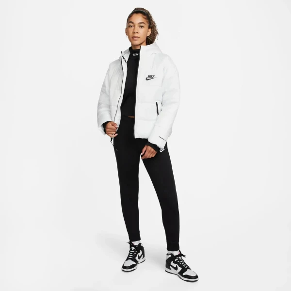 Куртка женская Nike W NSW SYN TF RPL HD JKT белая DX1797-121