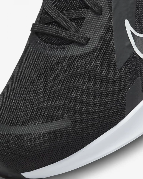 Кросівки бігові Nike QUEST 5 чорні DD0204-001
