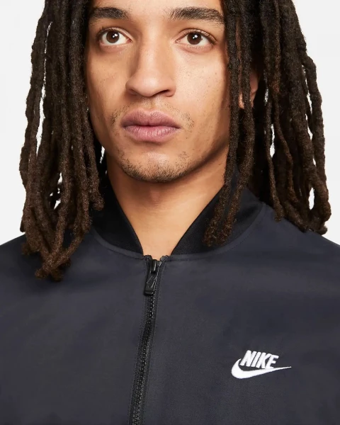 Куртка Nike M NK CLUB WVN UL BOMBR JKT черная DM6821-010