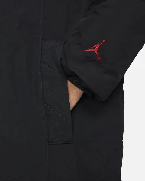 Куртка женская Nike JORDAN W J ESSEN DOWN PARKA черная DH0781-010