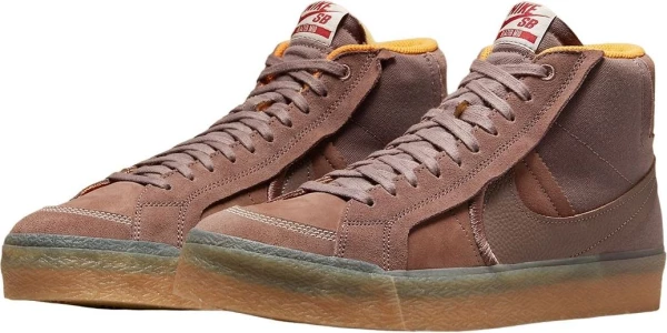 Кроссовки Nike SB ZOOM BLAZER MID PRM PLUS коричневые DV5468-200
