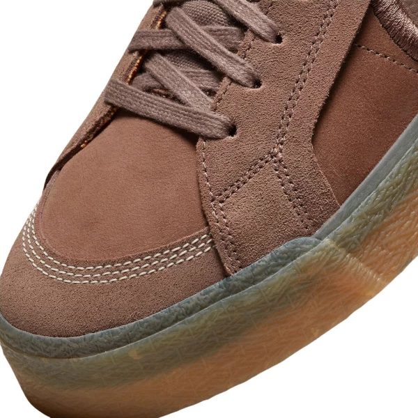 Кроссовки Nike SB ZOOM BLAZER MID PRM PLUS коричневые DV5468-200