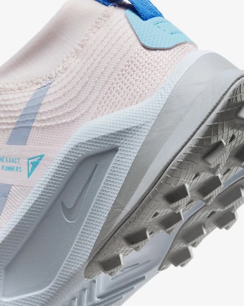 Кроссовки для трейлраннинга женские Nike W ZOOMX ZEGAMA TRAIL розовые DH0625-601
