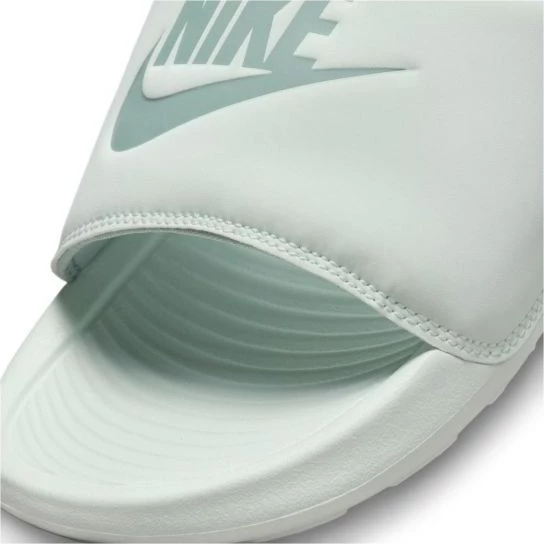 Шльопанці жіночі Nike VICTORI ONE SLIDE світло-зелені CN9677-300