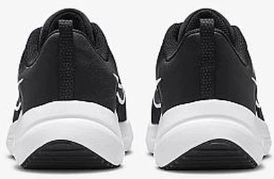 Кроссовки беговые женские Nike W DOWNSHIFTER 12 черные DD9294-001