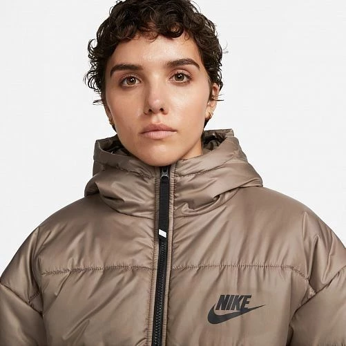 Куртка жіноча Nike SYN TF RPL HD JKT коричнева DX1797-040
