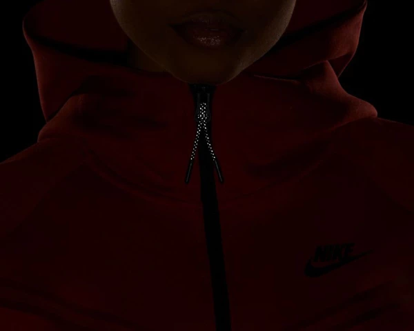 Толстовка жіноча Nike FLC WR ESSNTL FZ HDY червона CW4298-623