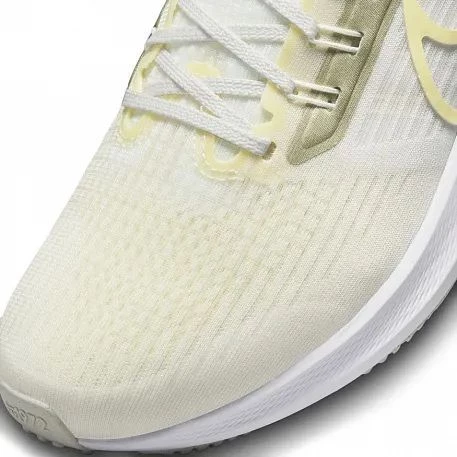 Кроссовки беговые женские Nike WMNS AIR ZOOM PEGASUS 39 желтые FD0796-100