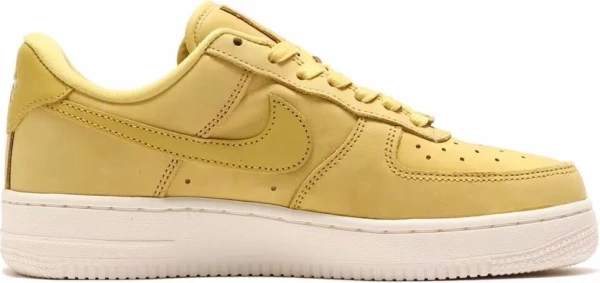 Кросівки жіночі Nike WMNS AIR FORCE 1 PRM MF жовті DR9503-700