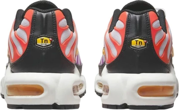 Кросівки жіночі Nike W AIR MAX PLUS білі DZ3671-100