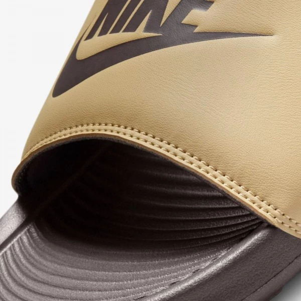 Шлепанцы Nike VICTORI ONE SLIDE коричневые CN9675-701