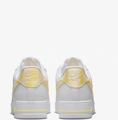 Кроссовки Nike AIR FORCE 1 07 белые DV3505-101